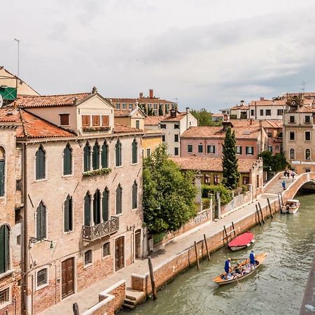 Carmini Canal View And Balcony With Lift Venedik Dış mekan fotoğraf