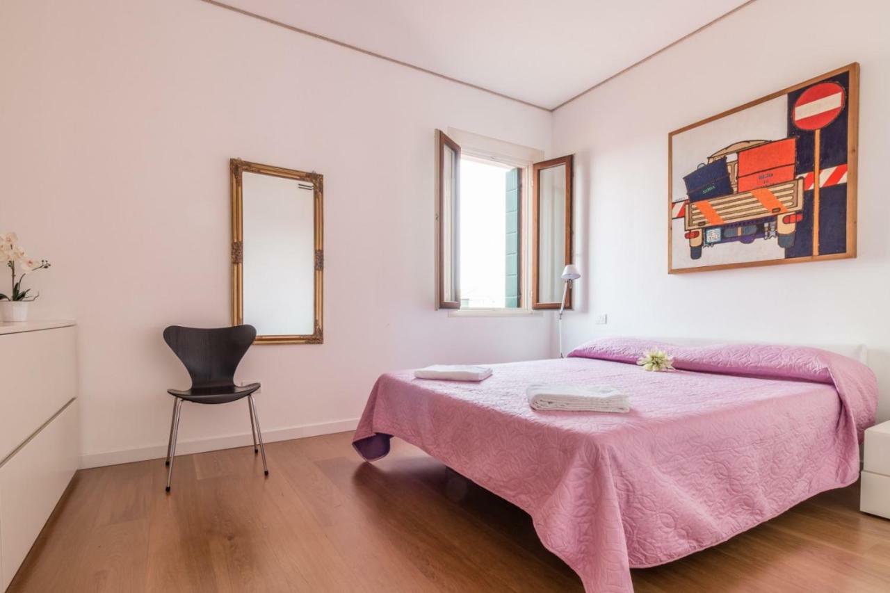 Carmini Canal View And Balcony With Lift Venedik Dış mekan fotoğraf